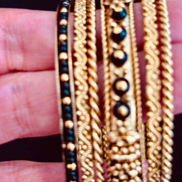 Six Bracelets of gold and black - Picture 8 of 8